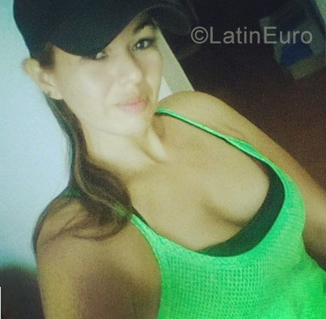 Date this voluptuous Colombia girl Paola from Santa Marta CO23573