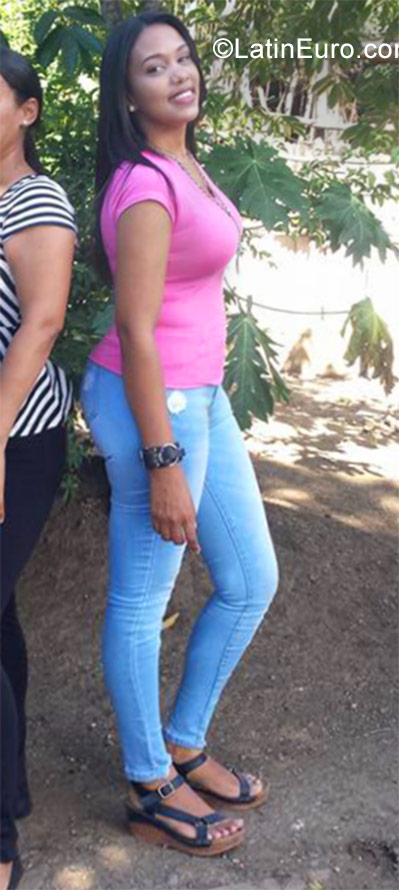 Date this hot Dominican Republic girl Mayrelis from Santiago DO31926