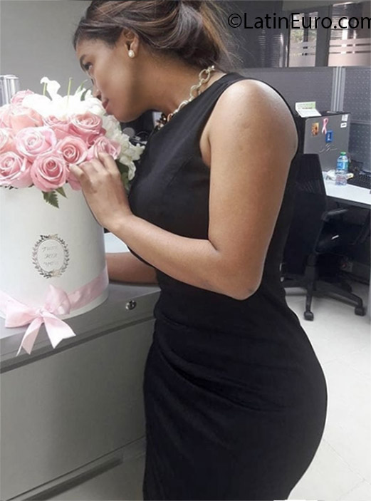 Date this passionate Dominican Republic girl Rox from Santo Domingo DO34894