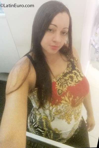 Date this nice looking Dominican Republic girl Romer from Santo Domingo DO31958