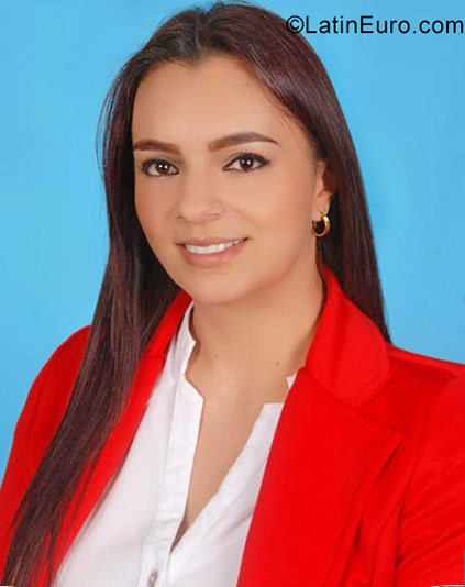 Date this good-looking Colombia girl Diana from Pereira CO23618