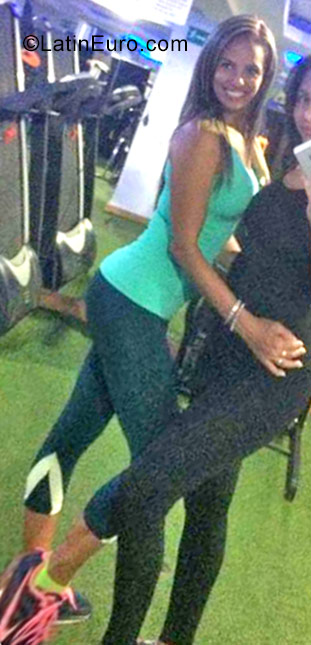 Date this tall Venezuela girl Haydy from Maiquetia VE1464