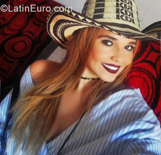 Date this charming Colombia girl Maria from Barranquilla CO23642