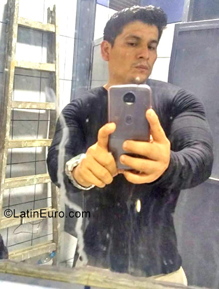 Date this athletic Peru man David from Trujillo PE1246