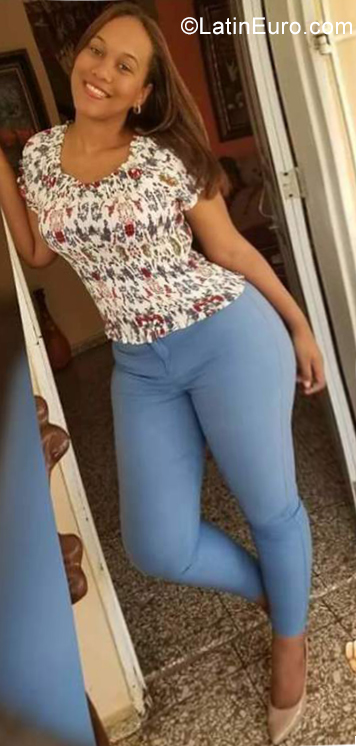 Date this georgeous Dominican Republic girl Leike from Santo Domingo DO32040