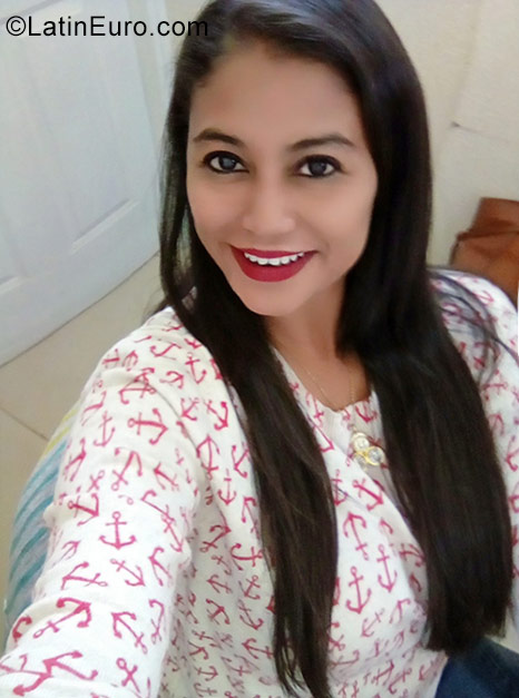 Date this young Nicaragua girl Lucy from Managua NI206