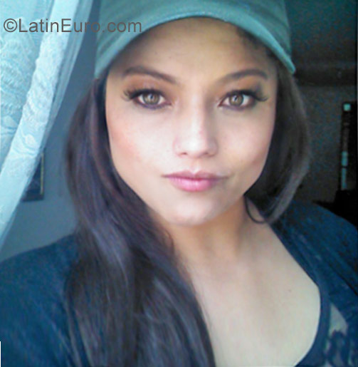 Date this foxy Colombia girl Laura from Bogota CO23662