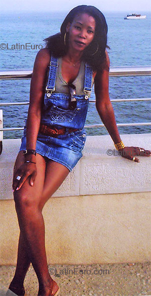 Date this fun France girl Justika from Avignon FR274