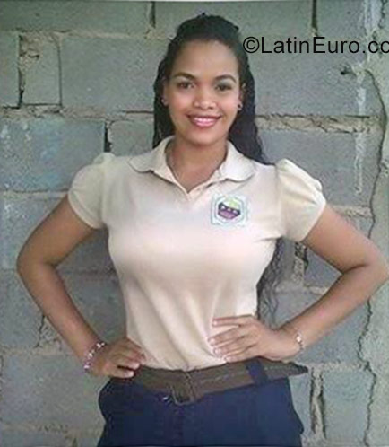 Date this cute Venezuela girl Sandra from Puerto la Cruz VE1502