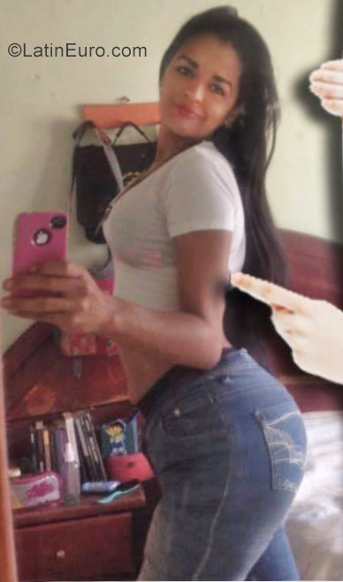 Date this lovely Venezuela girl Yoselin from Barquisimeto VE1533