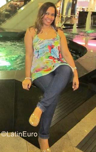 Date this hard body Colombia girl Kenny from Barranquilla CO23740