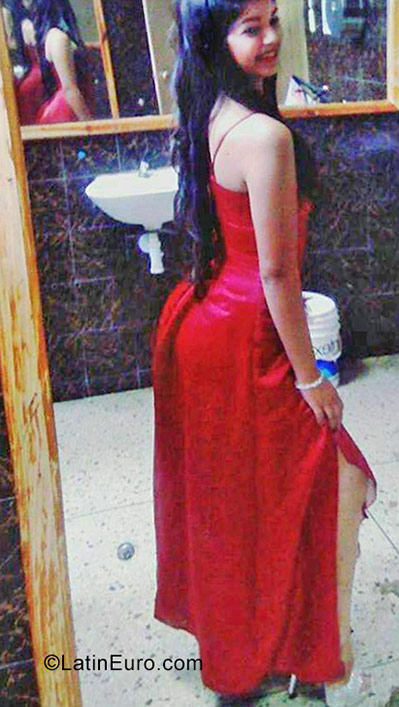 Date this lovely Venezuela girl Mariangel from Valera VE1548