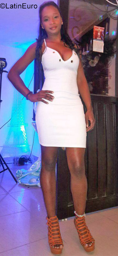 Date this young Colombia girl Fernanda` from Dosquebradas CO23747