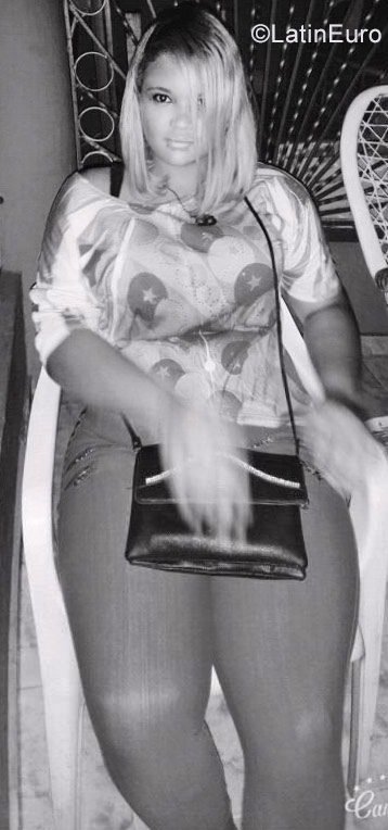 Date this attractive Dominican Republic girl Candy from Santo Domingo DO32165