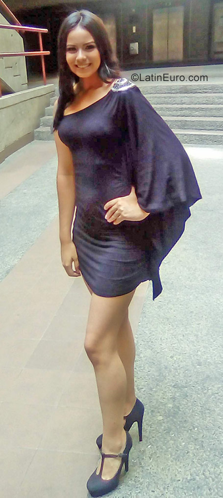 Date this charming Venezuela girl Micaella from Caracas VE1553