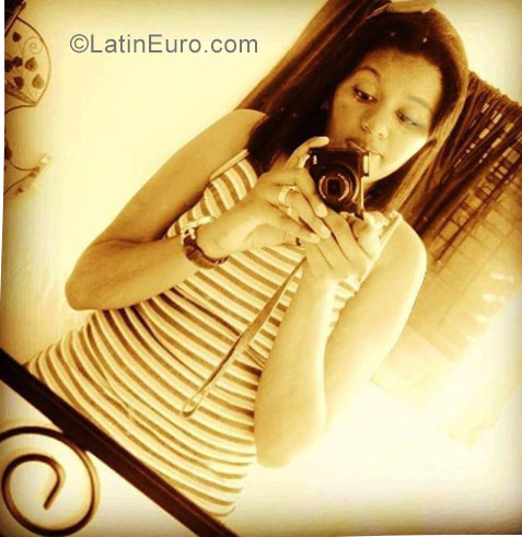Date this good-looking Dominican Republic girl Erika from Santo Domingo DO32182