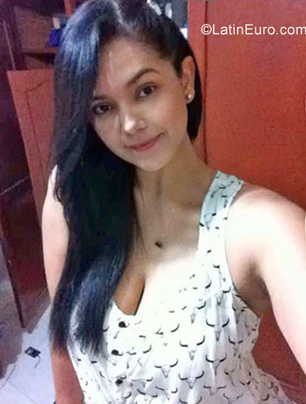 Date this exotic Dominican Republic girl Esther from Santo Domingo DO32240