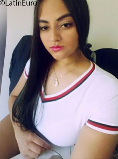 Date this charming Colombia girl Anyifresi from Bogota CO23829