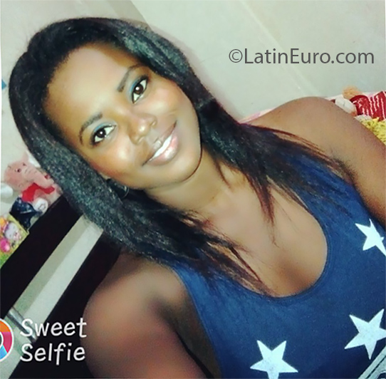 Date this good-looking Colombia girl Yineth from Cali CO23834