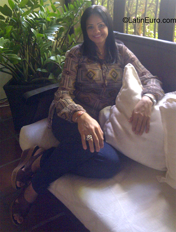 Date this pretty Venezuela girl Ayaris from Valle de la pascua VE1605