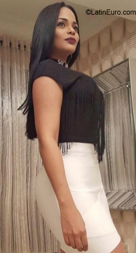 Date this young Dominican Republic girl Perla from Santo Domingo DO32346