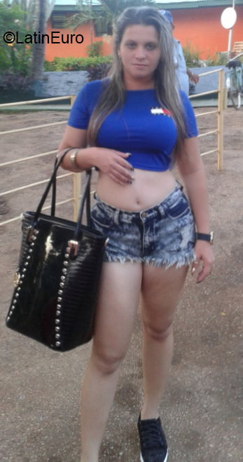Date this nice looking Cuba girl Lisseth from Ciego De Avila CU299
