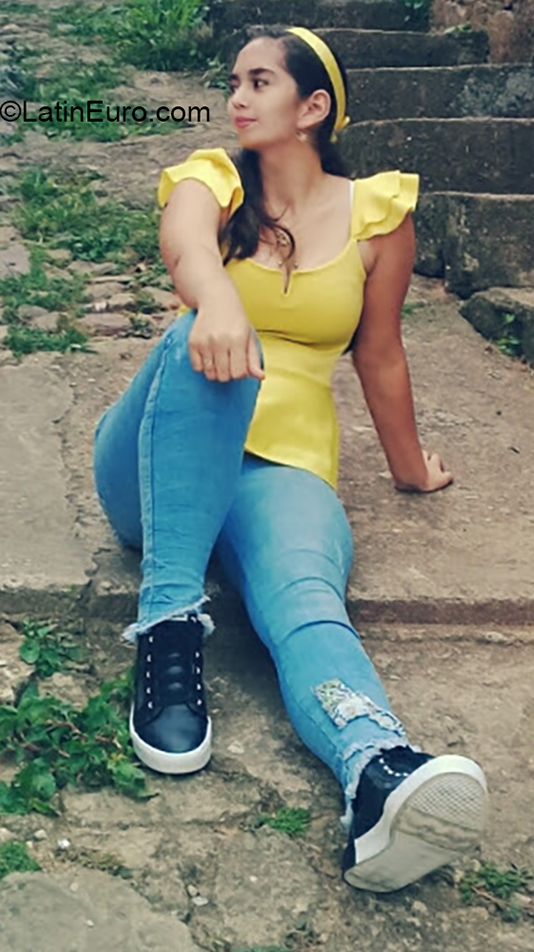 Date this funny Colombia girl Muya from Ocana CO23859