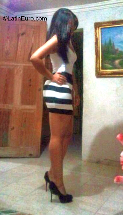 Date this funny Dominican Republic girl Alexa from Santo Domingo DO32416
