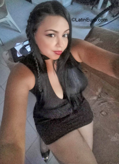 Date this sensual Colombia girl Jennifer from Cali CO23890