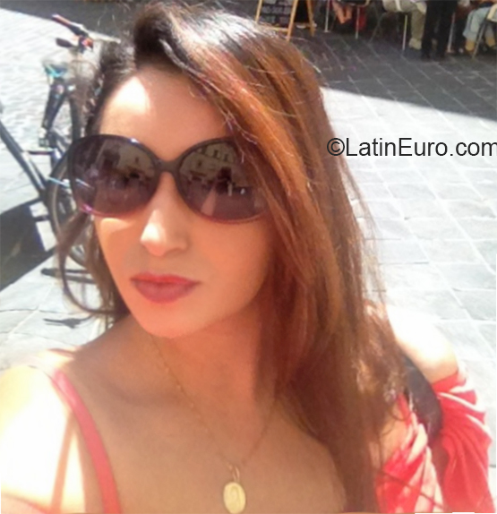 Date this foxy Colombia girl Luisa from Bogota CO23905
