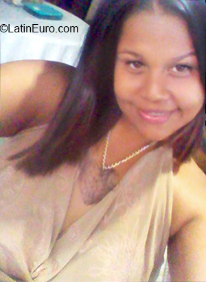 Date this stunning Venezuela girl Alexandra from Caracas VE1643