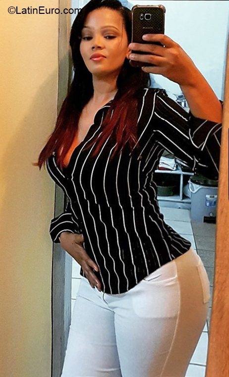 Date this happy Dominican Republic girl Marlen from Santo Domingo DO32545
