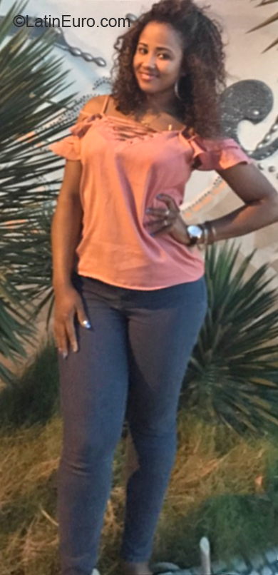 Date this funny Dominican Republic girl Anyerlis from Santiago DO34269