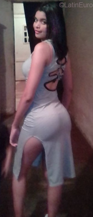 Date this voluptuous Venezuela girl Yasmalis from Ciudad ojeda VE1694