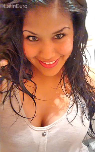 Date this happy Argentina girl Johanna from Concordia AR137