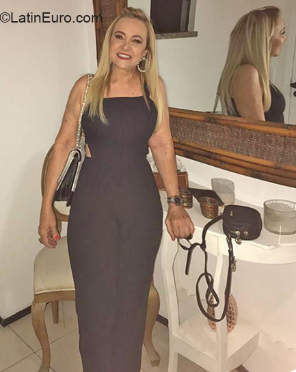 Date this passionate United States girl Raquel from Uniontown US19385