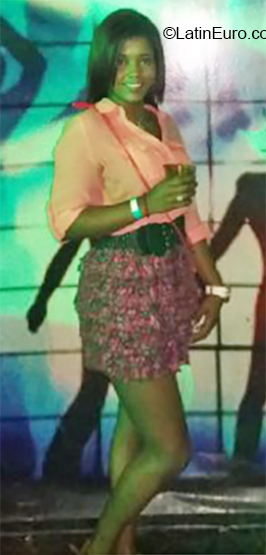 Date this sensual Colombia girl Anhelys from Bogota CO24357