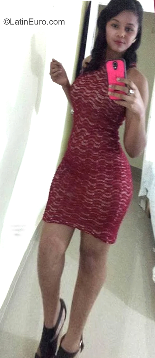 Date this lovely Dominican Republic girl Rosalba from Santo Domingo DO34248
