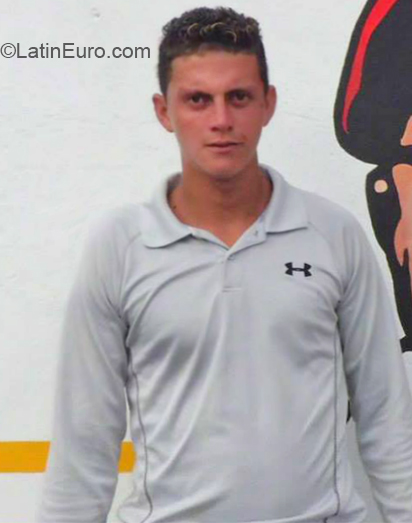 Date this cute Venezuela man Angel from Ciudad Guayana VE1742