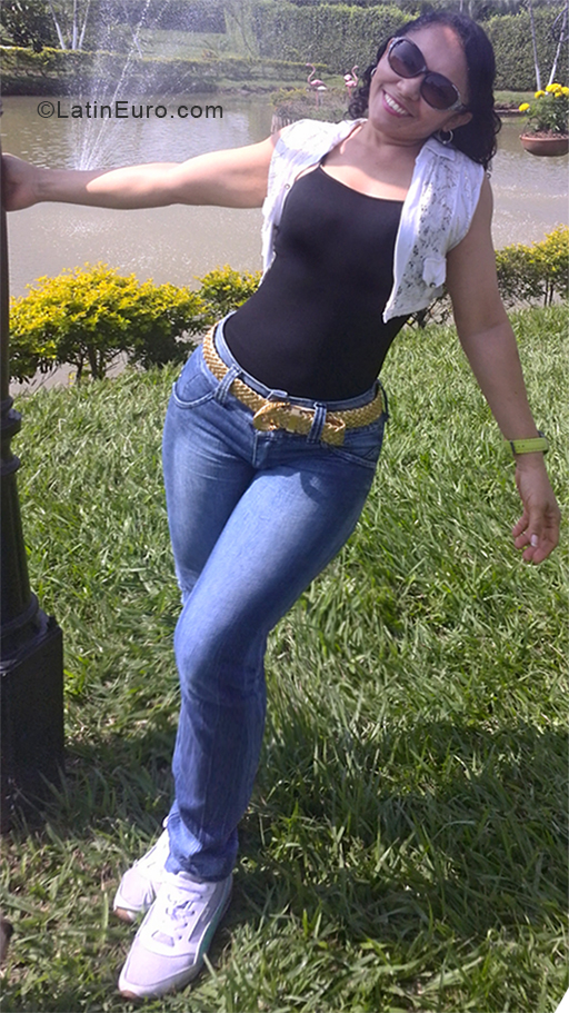 Date this fun Colombia girl Cecilia from Valledupar CO24077