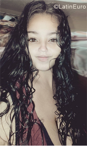 Date this georgeous Venezuela girl Adriana from Catia La Mar VE1763