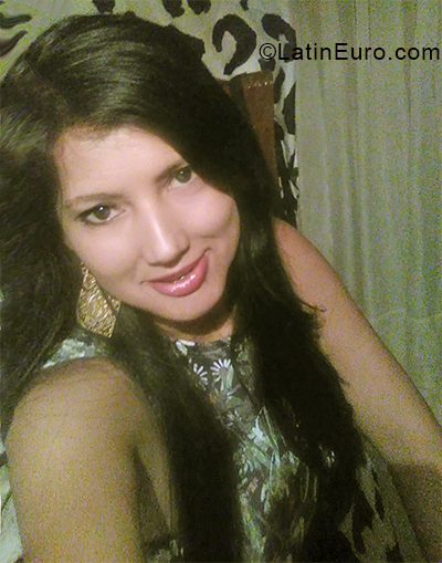 Date this foxy Colombia girl Lorraine from Bogota CO24366