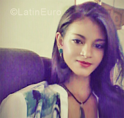 Date this sultry Brazil girl Jaciara from Goiania BR10598