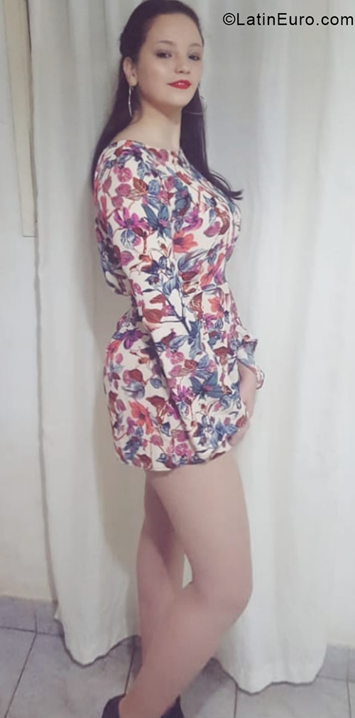 Date this delightful Argentina girl Bela from Cordoba AR144