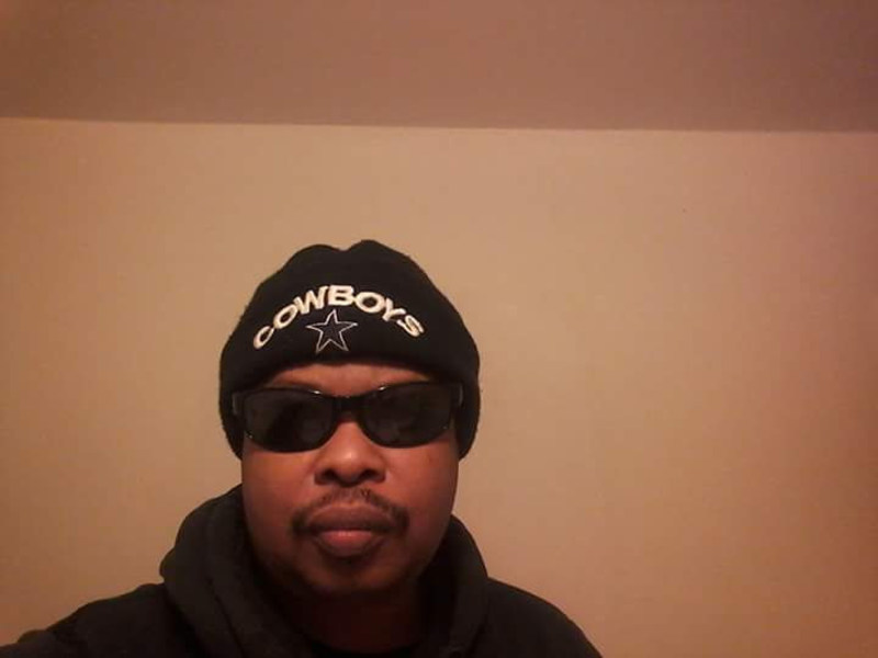 Date this fun United States man Sixx from Woodbridge US19441