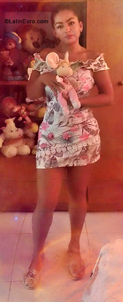 Date this good-looking Colombia girl Sofi from Bogota CO24147
