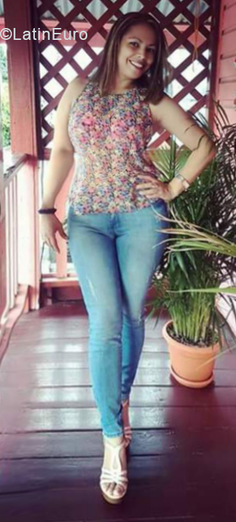 Date this stunning Honduras girl Aby from La Ceiba HN2543