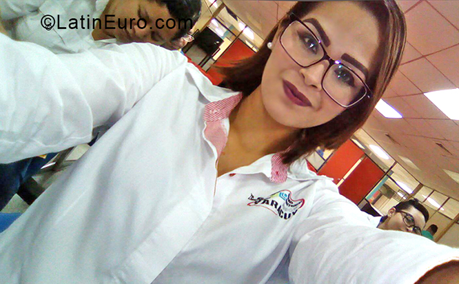 Date this hot Venezuela girl Eduii from Caracas VE2117