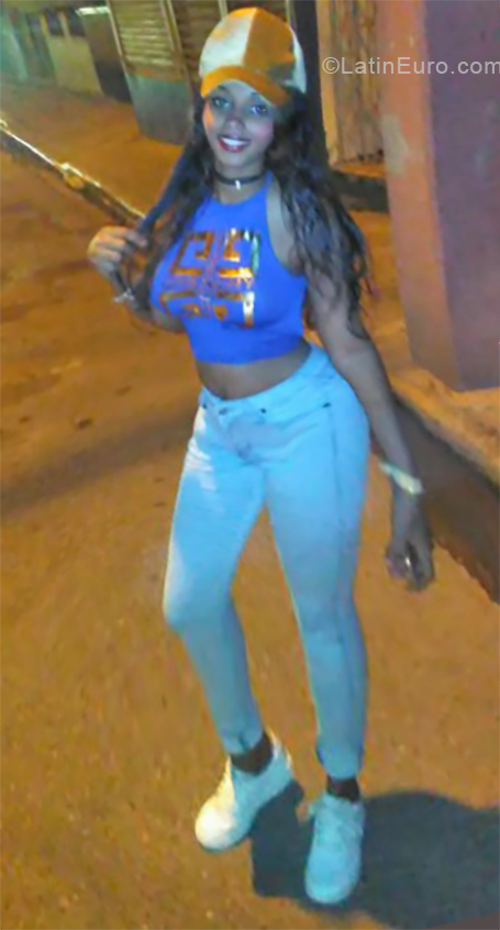 Date this georgeous Dominican Republic girl Rosa from Santo Domingo DO33007