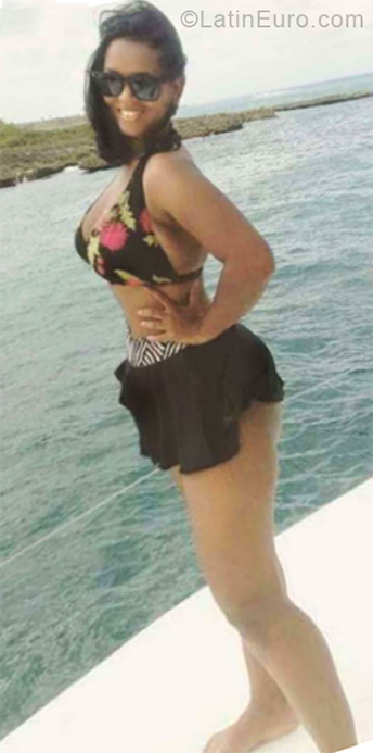 Date this foxy Dominican Republic girl Maria from Santo Domingo DO33070